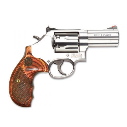 Smith & Wesson L Frame Model 686 Plus Deluxe Handgun .357 Mag 7rd Capacity 3″ Barrel Silver with Wood Grips