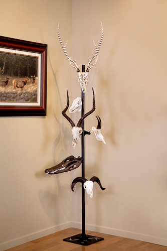 SKULL HOOKER TROPHY TREE W/ 5 – BRACKETS CUSTOMIZABLE DISPLAY