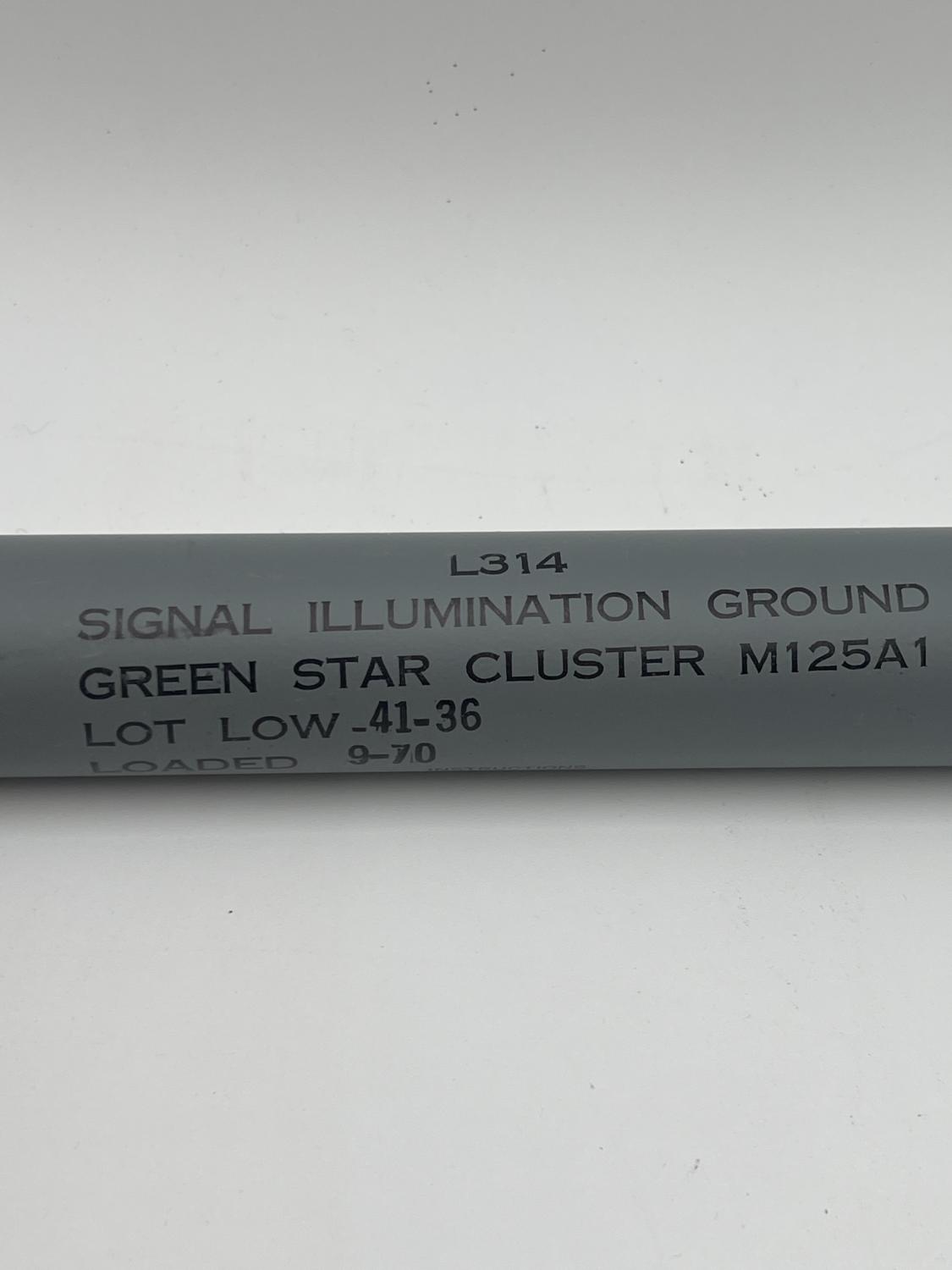 U.S. Military vintage M125A1 Green star cluster Flare