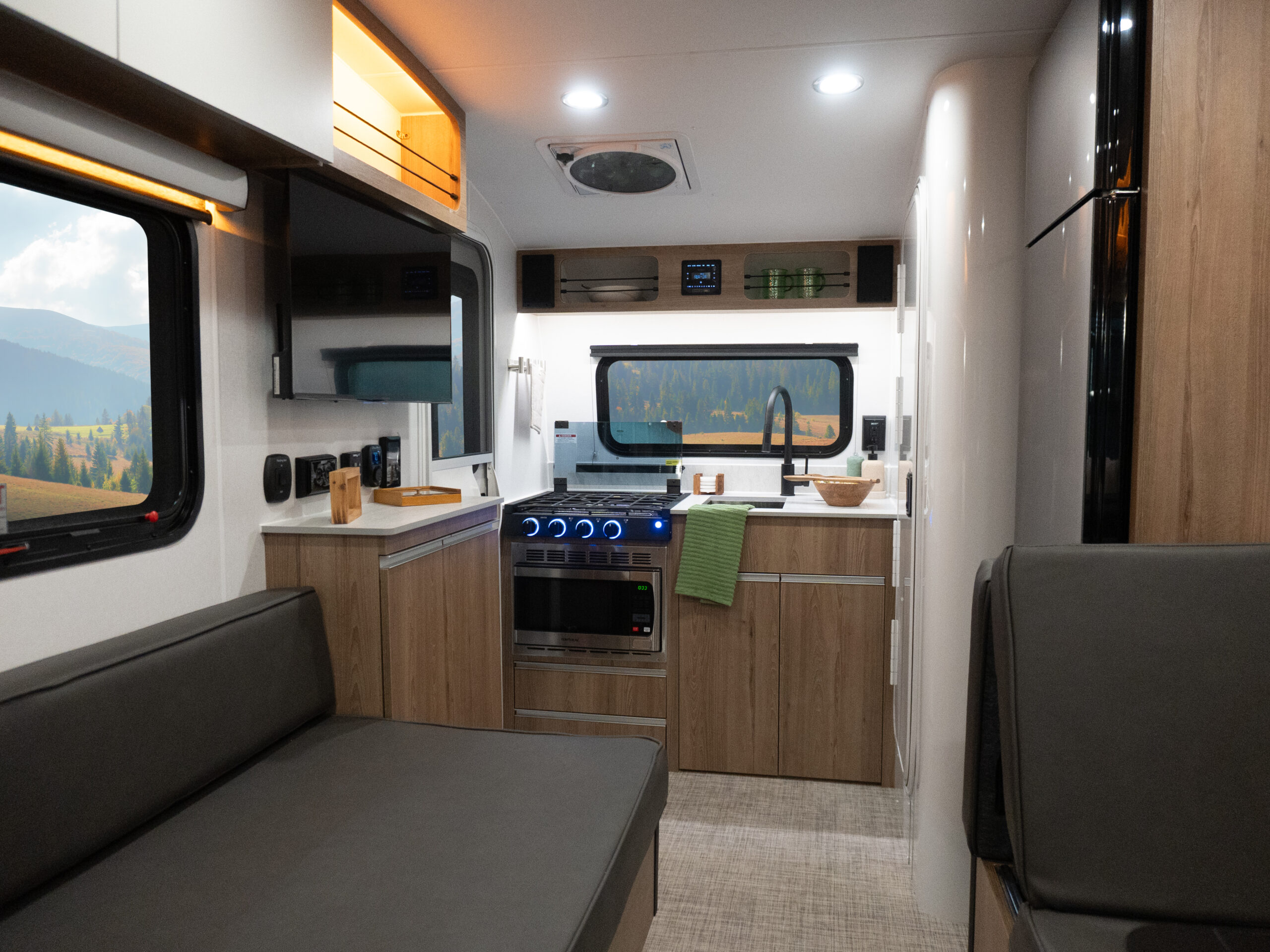 2027 INTECH SOL DAWN VN024307